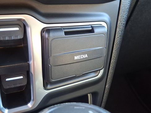 Used 2025 Jeep Wrangler Unlimited Sahara w/ Safety Group AWD/4WD image 24
