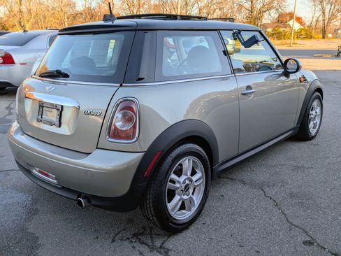 Used 2011 MINI Cooper Hardtop image 5