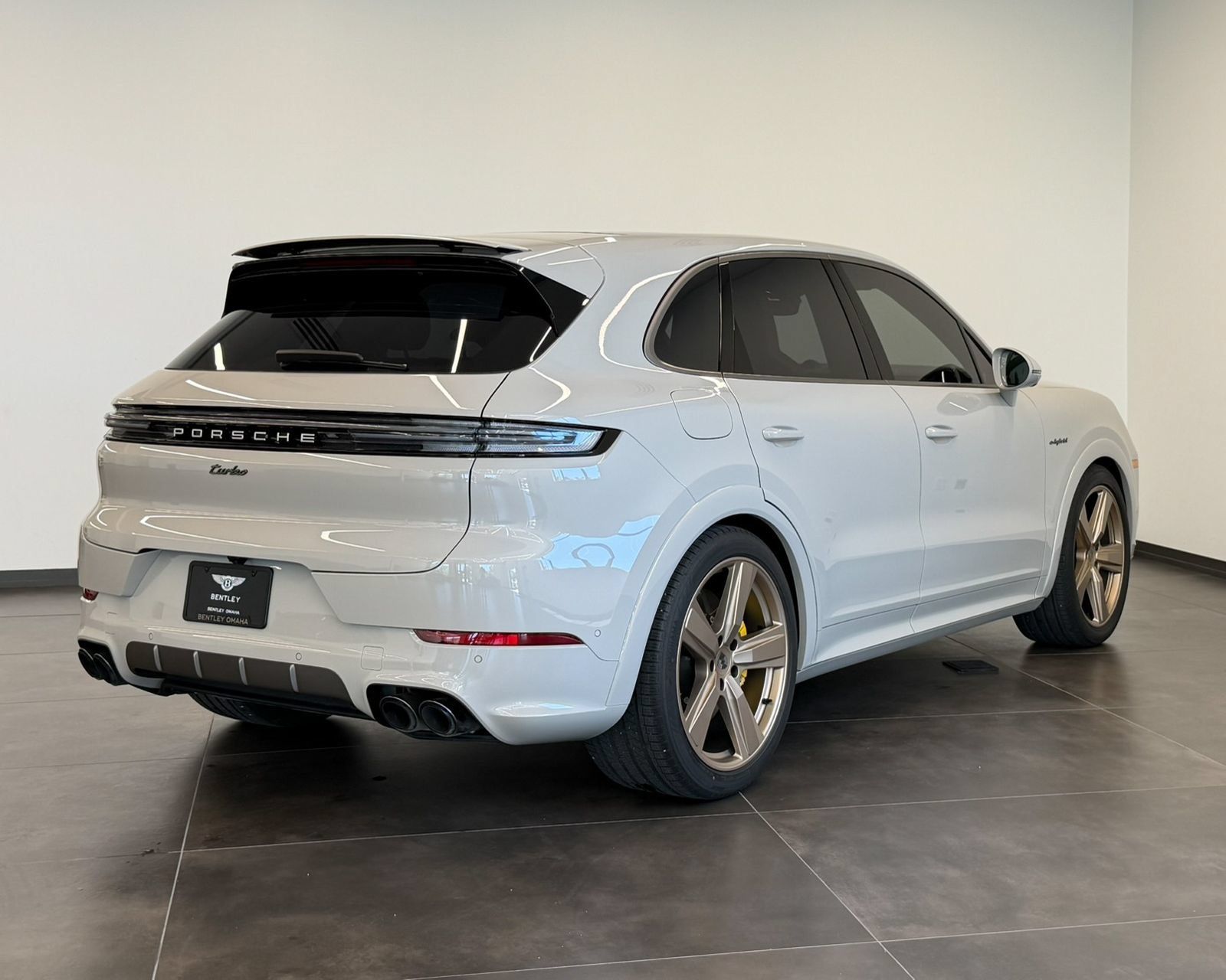 Used 2025 Porsche Cayenne Turbo AWD/4WD image 5