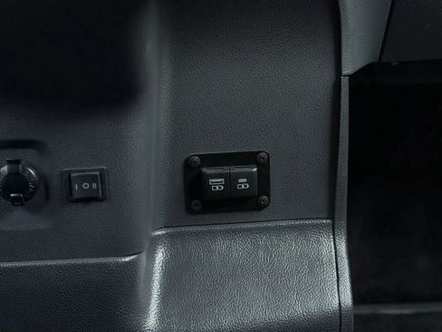 Used 2024 Toyota Sienna LE image 36