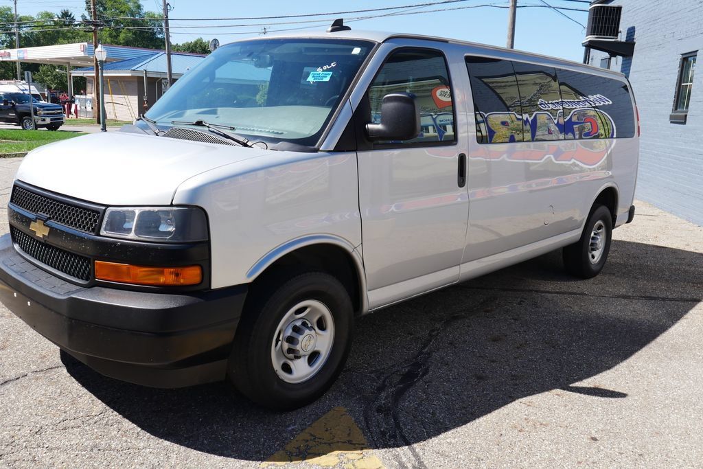 Used 2023 Chevrolet Express 3500 LS RWD image 4
