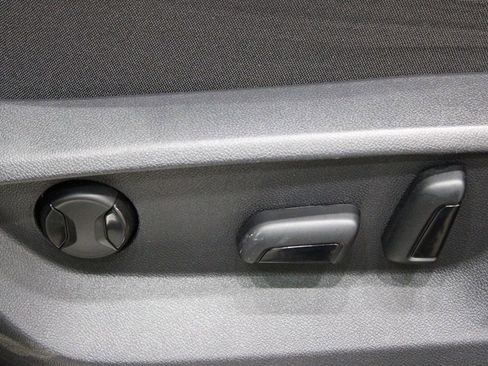 Used 2024 Volkswagen Atlas SE image 18