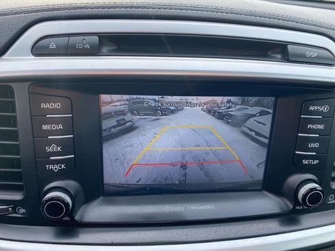 Used 2018 Kia Sorento LX image 11