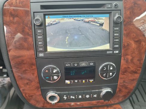 Used 2008 Chevrolet Suburban LTZ w/ LTZ Preferred Equipment Group image 20