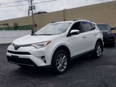 Used 2017 Toyota RAV4 Limited w/ Advanced Technology Package AWD/4WD image 3