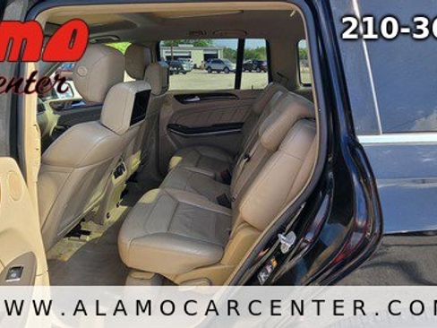 Used 2014 Mercedes-Benz GL 450 4MATIC w/ Lighting Package image 33