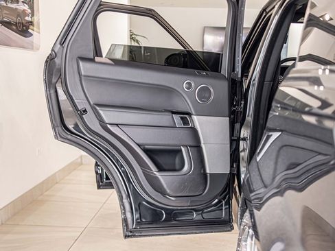 Used 2017 Land Rover Range Rover Sport HSE Dynamic image 34