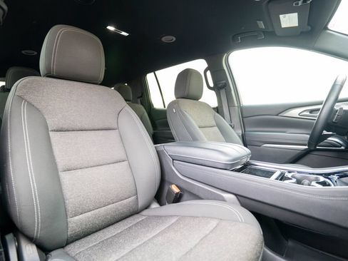 Used 2024 Chevrolet Traverse LT AWD/4WD image 15