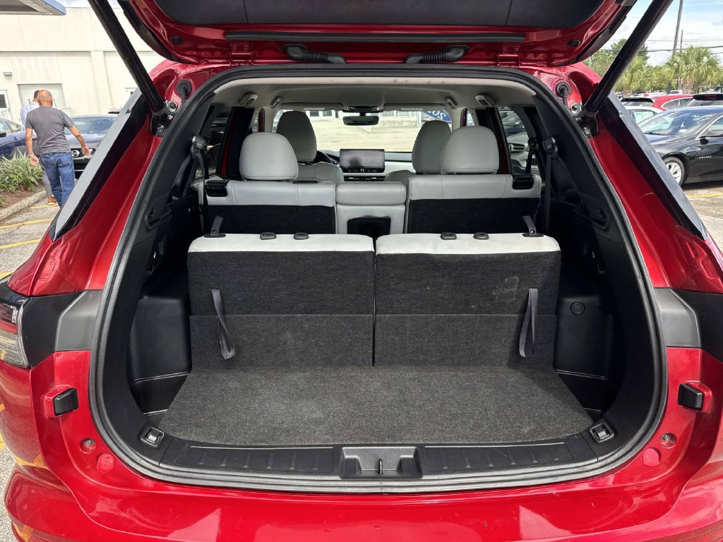 Used 2025 Mitsubishi Outlander AWD image 9