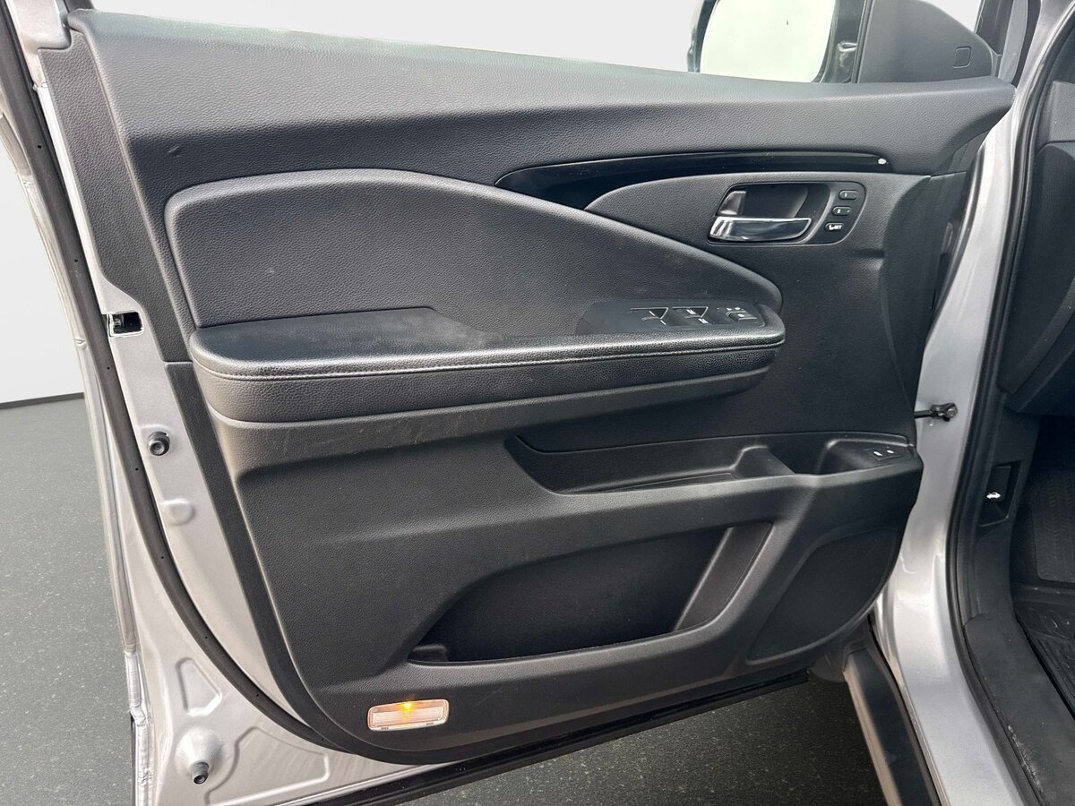 Used 2021 Honda Passport Elite image 16