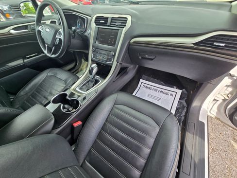 Used 2016 Ford Fusion SE w/ Equipment Group 202A FWD image 19