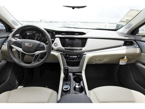 New 2026 Cadillac XT5 Premium Luxury w/ Driver Assist Package FWD image 9