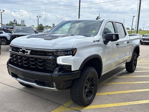 New 2026 Chevrolet Silverado 1500 ZR2 w/ Dark Appearance Package AWD/4WD image 9
