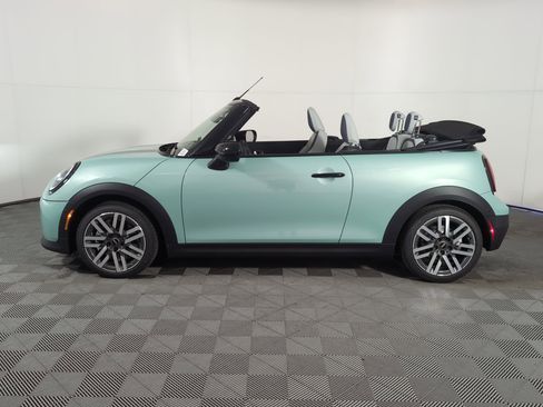 New 2026 MINI Cooper S image 2