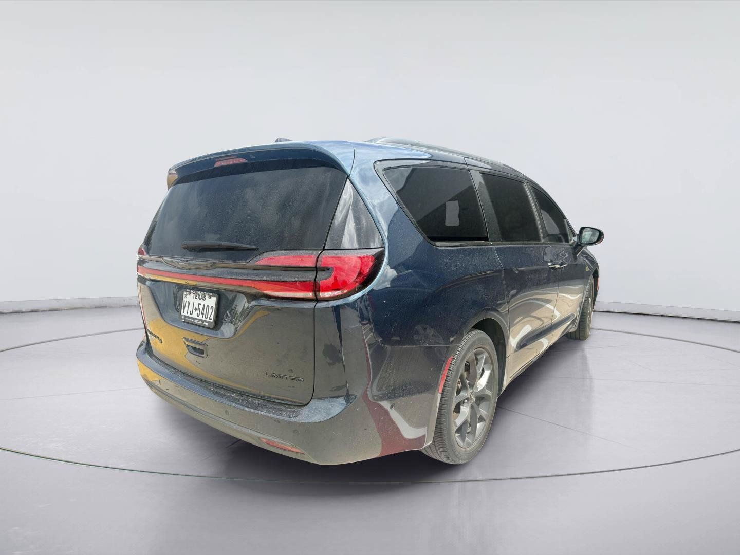 Used 2024 Chrysler Pacifica Limited w/ S Appearance Package FWD image 5