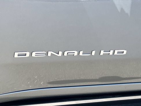Used 2025 GMC Sierra 3500 Denali w/ Denali Reserve Package AWD/4WD image 32