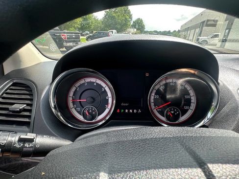 Used 2013 Dodge Grand Caravan SE FWD image 15