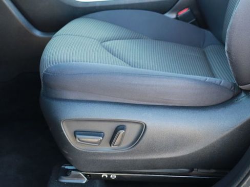 Used 2024 Toyota Highlander LE image 11