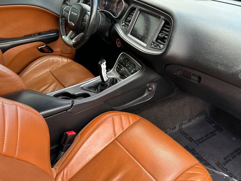 Used 2015 Dodge Challenger SRT Hellcat image 18