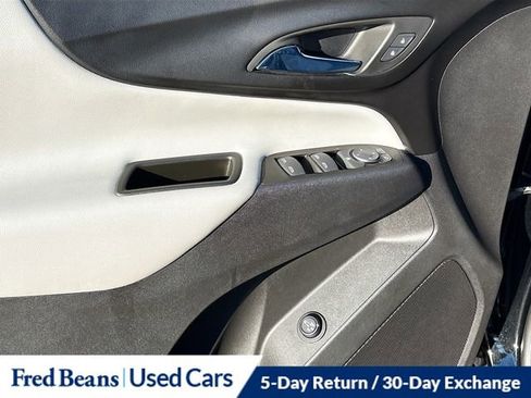 Used 2022 Chevrolet Equinox LT w/ Driver Convenience Package image 18
