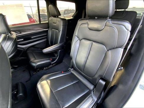 Certified 2025 Jeep Grand Cherokee L Limited AWD/4WD image 25