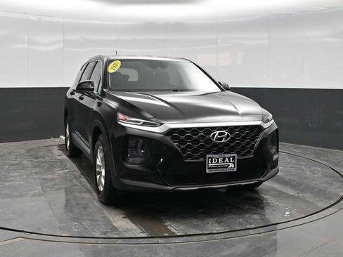 Used 2020 Hyundai Santa Fe SE image 2