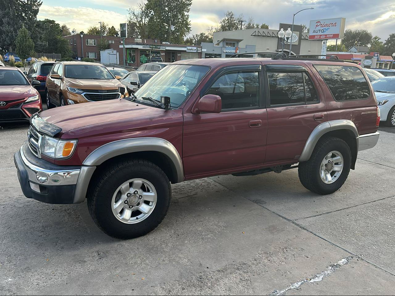 Used 2000 Toyota 4Runner SR5 w/ Upgrade Value Pkg 4 RWD image 1
