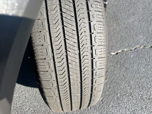 Used 2023 Nissan Rogue S image 29