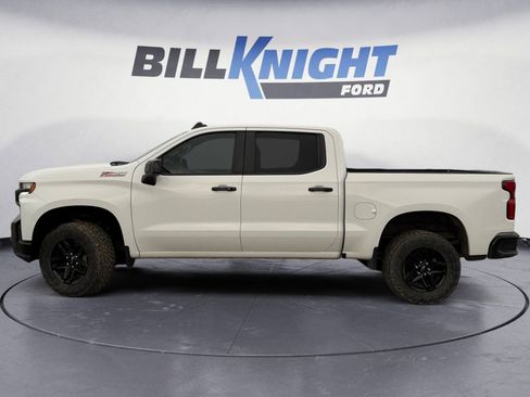 Used 2021 Chevrolet Silverado 1500 LT Trail Boss w/ Convenience Package II AWD/4WD image 2