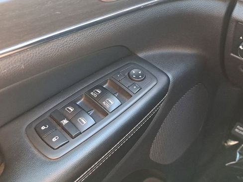 Used 2017 Jeep Grand Cherokee Limited image 24