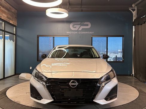 Used 2024 Nissan Altima 2.5 S image 8