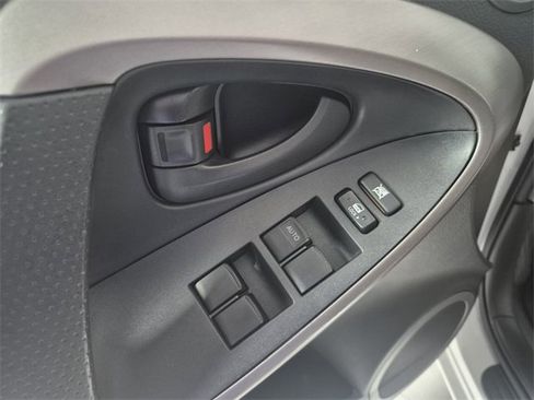 Used 2007 Toyota RAV4 2WD image 20