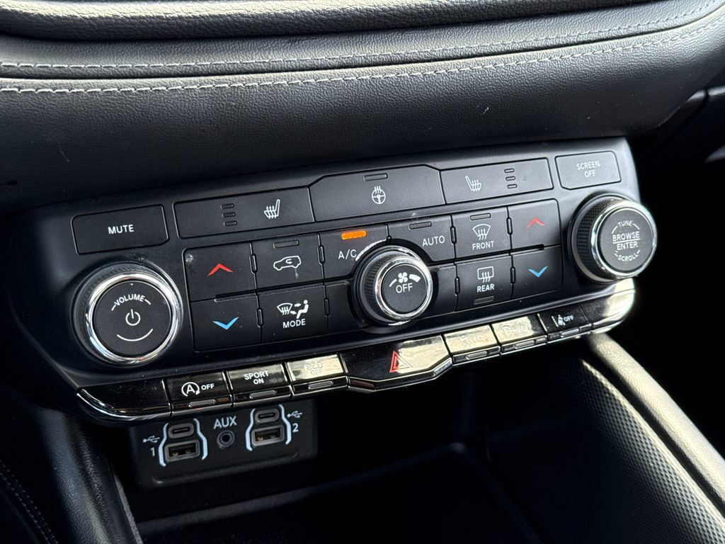 Used 2022 Dodge Durango GT RWD image 25