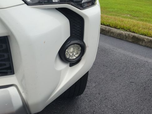 Used 2019 Toyota 4Runner TRD Off-Road AWD/4WD image 4