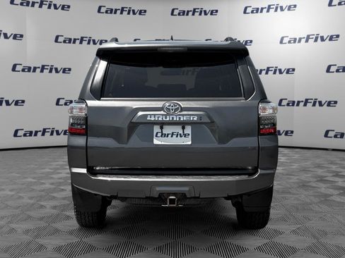 Used 2020 Toyota 4Runner SR5 Premium w/ Moonroof Package AWD/4WD image 4
