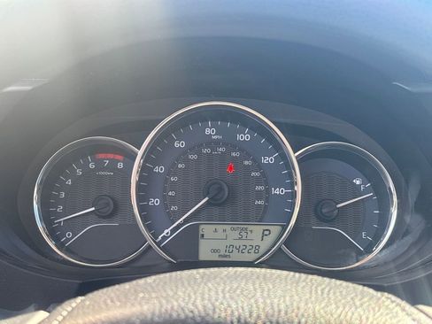 Used 2015 Toyota Corolla LE image 20