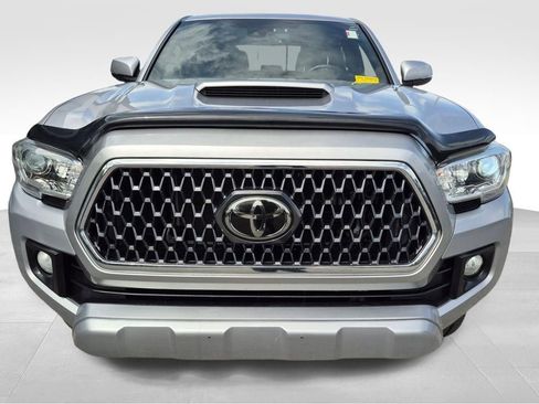 Used 2018 Toyota Tacoma TRD Sport w/ Technology Package image 7