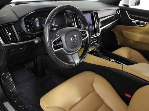 Used 2018 Volvo S90 T5 Momentum w/ Convenience Package image 16