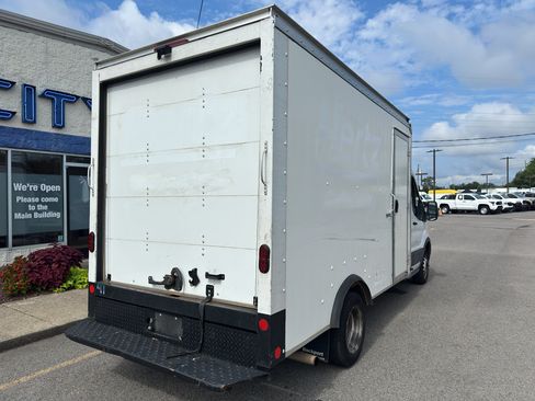 Used 2022 Ford Transit 350 DRW RWD image 4