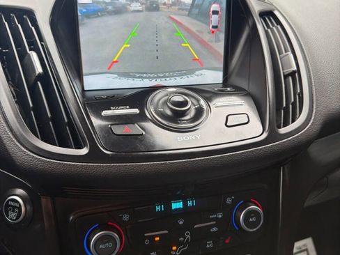 Used 2018 Ford Escape Titanium w/ Ford Safe & Smart Package image 13