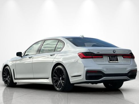Used 2022 BMW 750i xDrive w/ Luxury Rear Seating Package image 4