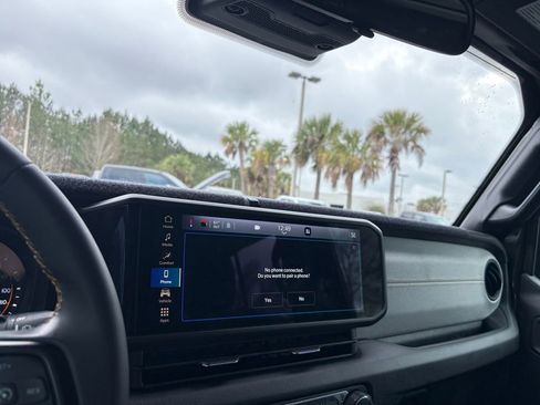 Used 2024 Jeep Wrangler Willys image 17