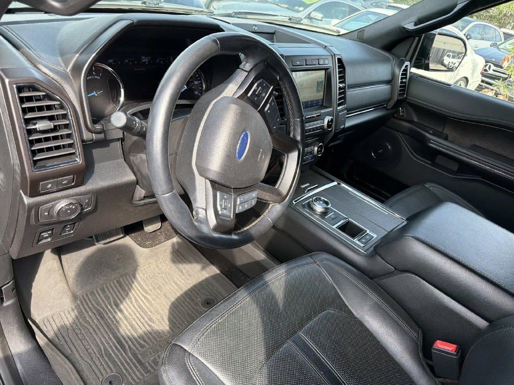 Used 2018 Ford Expedition Limited w/ Equipment Group 302A RWD image 18