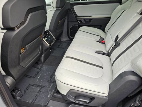 Used 2024 Rivian R1S Adventure AWD/4WD image 22