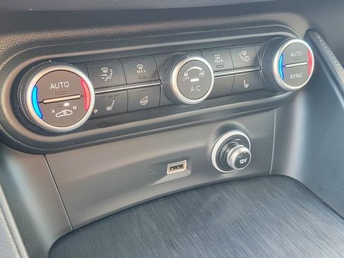 Used 2022 Alfa Romeo Stelvio Sprint image 15