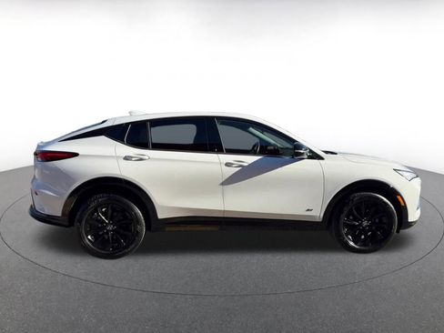 Used 2025 Buick Envista Sport Touring image 16