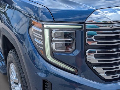 Used 2022 GMC Sierra 1500 Denali AWD/4WD image 4
