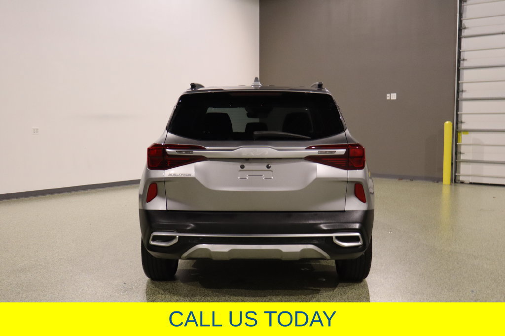 Used 2023 Kia Seltos S w/ Navigation Package FWD image 9