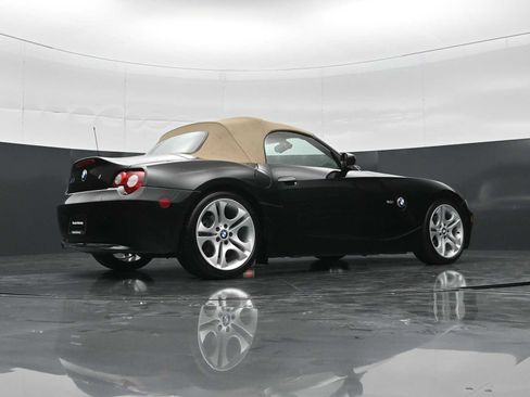 Used 2005 BMW Z4 3.0i RWD image 32