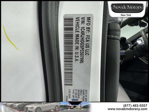 Used 2023 Jeep Grand Cherokee Overland w/ Luxury Tech Group IV AWD/4WD image 22